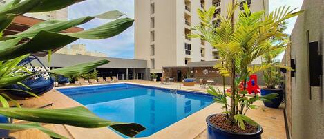 Deluxe Apartment | Pool