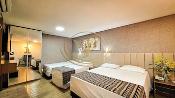 Grand-lejlighed | 1 soveværelse, arbejdsområde til bærbare computere, mørklægningsgardiner