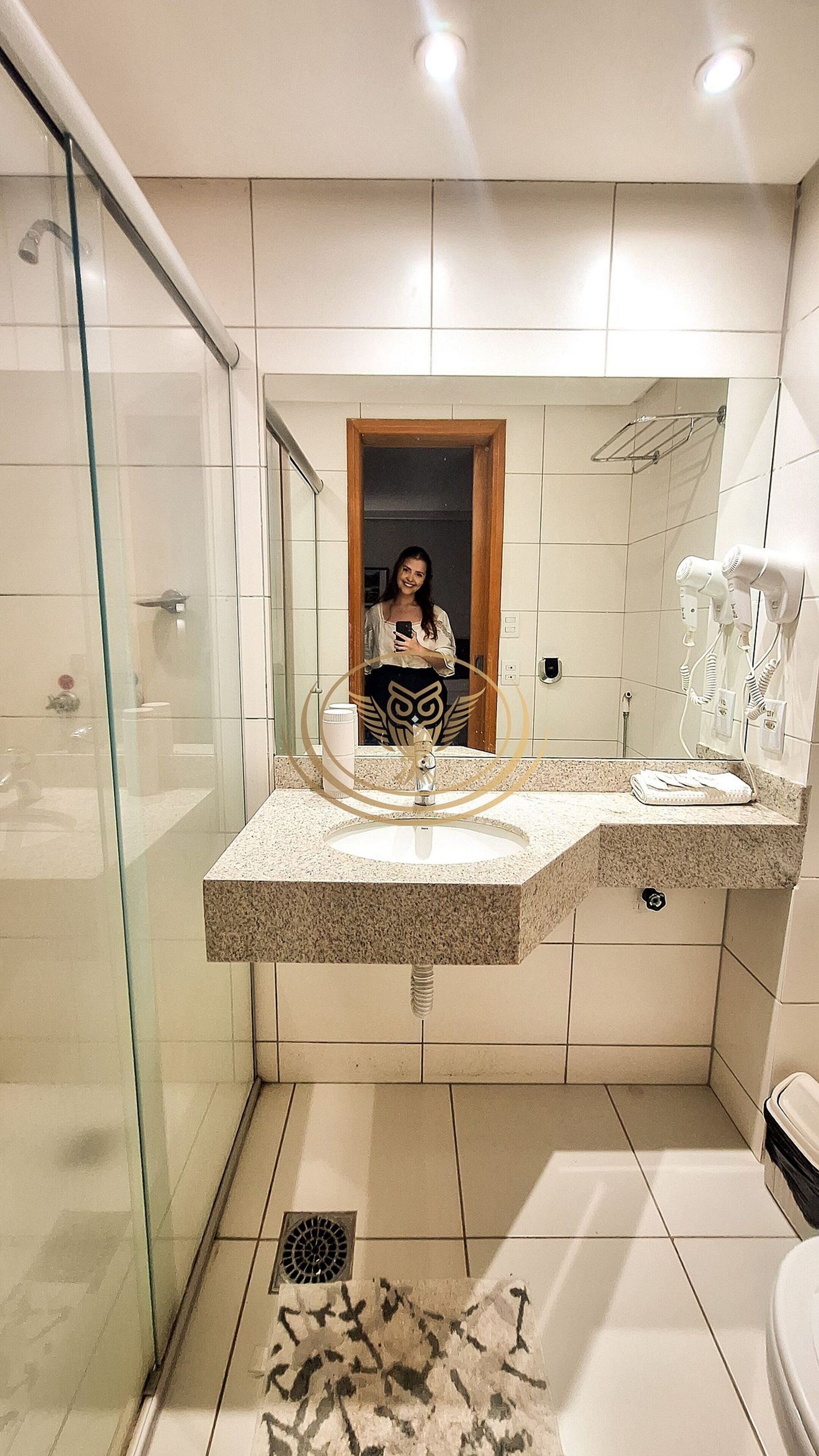 Apartamento | Baño | Ducha, artículos de higiene personal gratuitos y secador de pelo