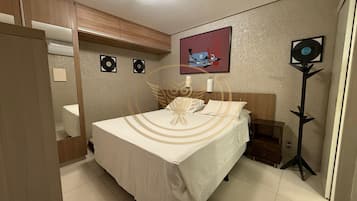Apartamento superluxo | 1 quarto, espaço de trabalho para notebook, cortinas blackout