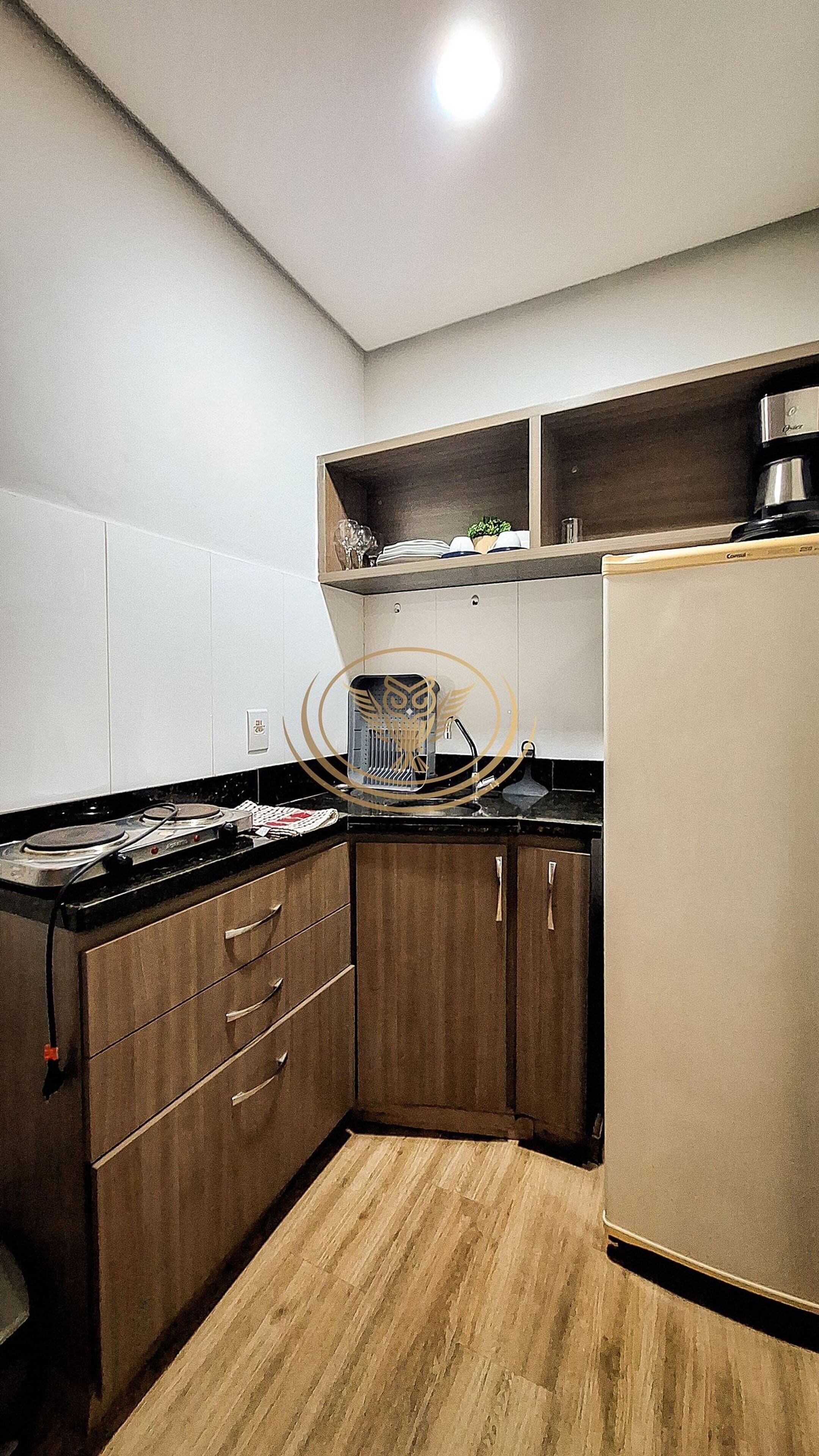 Basic Apartment | Private kitchen | Microwave, cookware/dishes/utensils, dining table