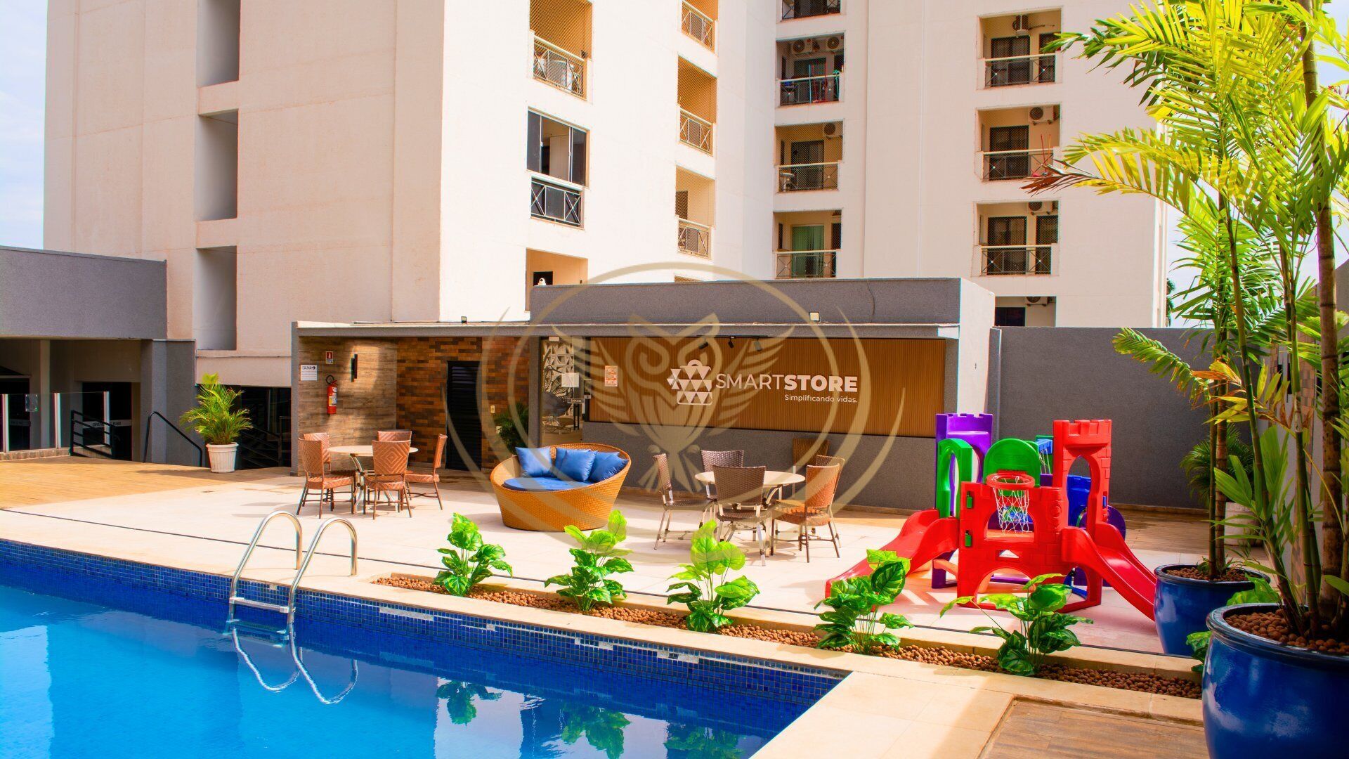 Una piscina al aire libre (de 06:00 a 22:00), sombrillas, tumbonas