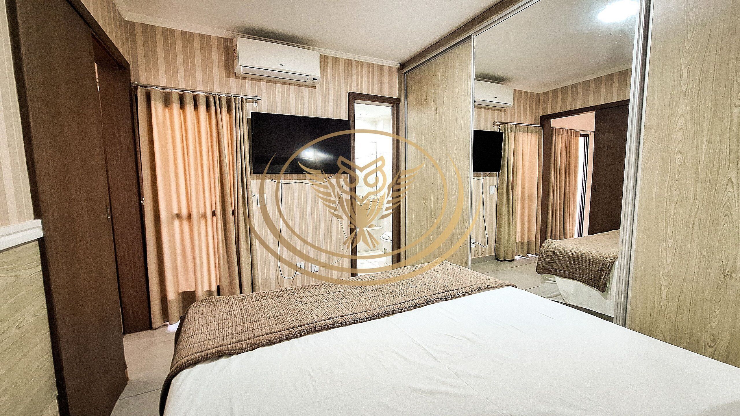 Deluxe Apartment | 1 bedroom, laptop workspace, blackout drapes, iron/ironing board