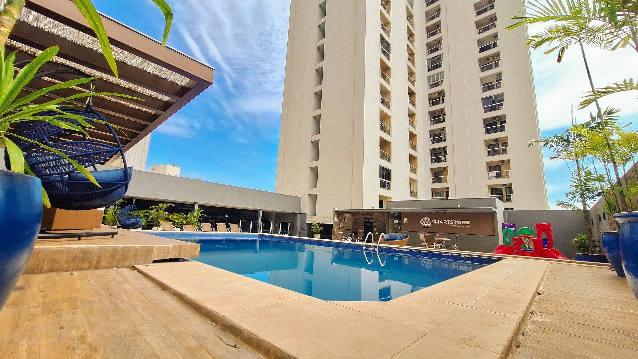 Deluxe Apartment | Pool