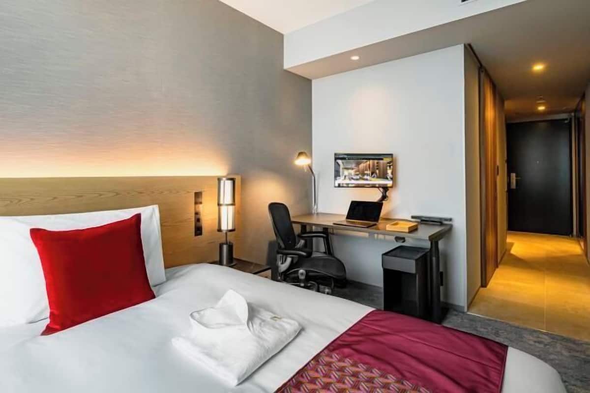 1 bedroom, down comforters, in-room safe, blackout drapes