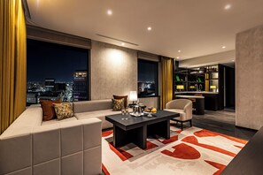 Suite, 2 eenpersoonsbedden, niet-roken | Donsdekens, een kluis op de kamer, verduisterende gordijnen, gratis wifi