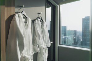 Free toiletries, hair dryer, slippers, electronic bidet - THE GATE HOTEL FUKUOKA by HULIC (Fukuoka)