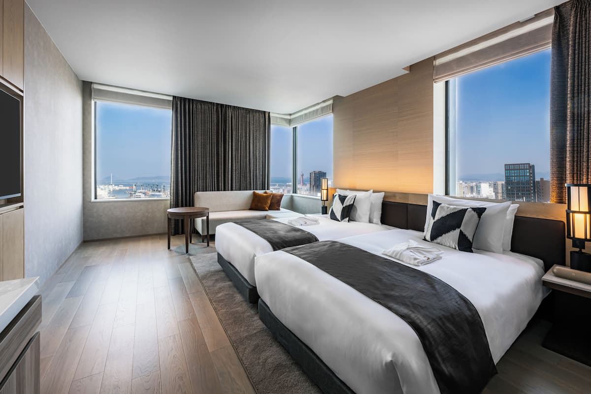 Quarto duplo luxo, para não fumantes, no canto | Roupas de cama premium, edredons de pluma, cofres nos quartos