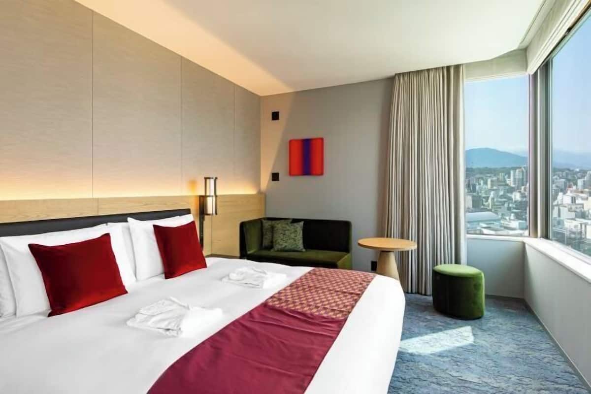 1 bedroom, down comforters, in-room safe, blackout drapes