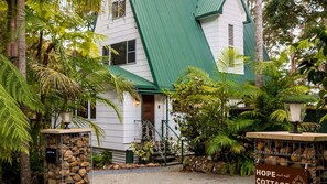 Exterior - Whispering Leaves Tamborine Mountain (Tamborine Mountain)