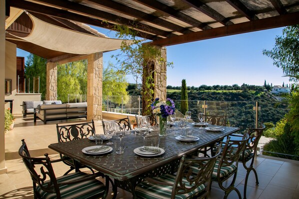 Outdoor dining