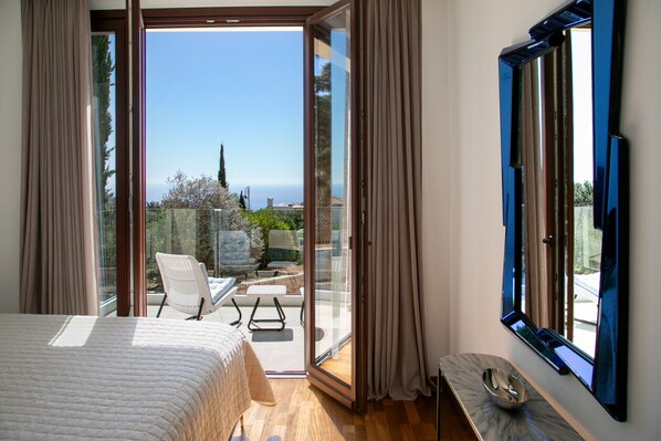 4 bedrooms, iron/ironing board, Internet