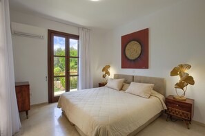 3 bedrooms, iron/ironing board, Internet, bed sheets