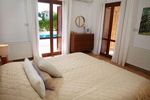 3 bedrooms, iron/ironing board, Internet, bed sheets