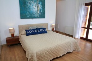 3 bedrooms, iron/ironing board, Internet, bed sheets