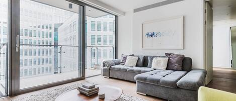 Fernseher, Stereoanlage