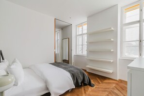 2 habitaciones, tabla de planchar con plancha, wifi y ropa de cama