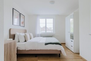 2 chambres, fer et planche à repasser, Wi-Fi, draps fournis