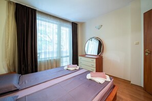 1 bedroom, iron/ironing board, travel cot, WiFi