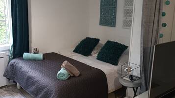 1 bedroom, iron/ironing board, free WiFi, bed sheets