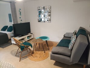 Smart TV - The annex, studio in a house (Saint-Martin-de-Valgalgues)