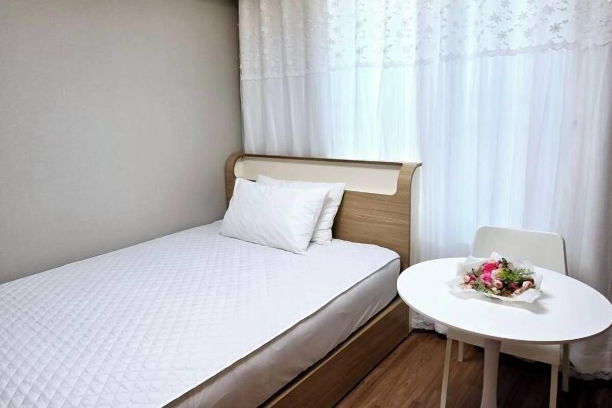 Hypo-allergenic bedding, desk, laptop workspace, soundproofing
