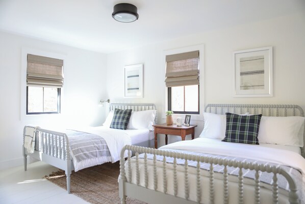 2 bedrooms, iron/ironing board, travel cot, free WiFi