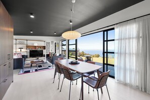 Dining - The Outlook on Mount Louis - 2 Bedroom (Tinderbox)