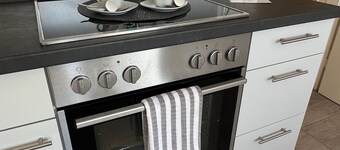 W&D living -Wood 'n' Black 'n' White- incl. parking lot