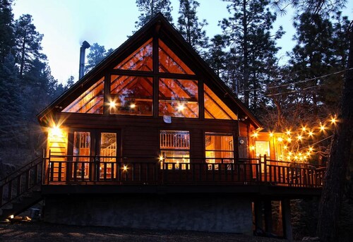 Peaceful, picturesque, Cabin in the mountains !