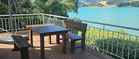 تناول الطعام بالخارج