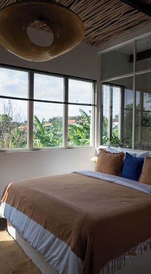 2 bedrooms, desk, free WiFi, bed sheets