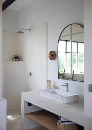 Shower, toilet paper