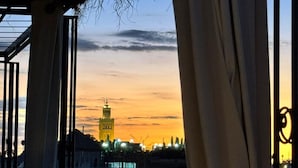المنطقة المحيطة بالمنشأة