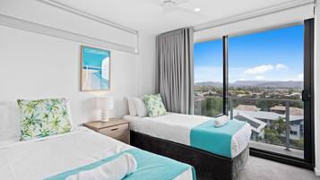 Apartamento, 2 quartos, vista para o oceano | 2 quartos, ferros/tábuas de passar roupa, Wi-Fi de cortesia