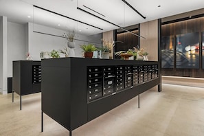 Interior - Inviting West Loop 1BR w/ Pool, Spa, Gym, BBQ & Lounge, by Blueground (Chicago)