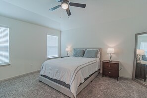 3 bedrooms, iron/ironing board, free WiFi, bed sheets