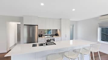 Kühlschrank, Mikrowelle, Ofen, Toaster