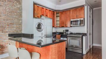 Fridge, microwave, oven, stovetop