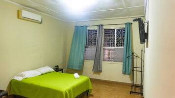 Deluxe Double Room | Hypo-allergenic bedding, desk, laptop workspace, rollaway beds