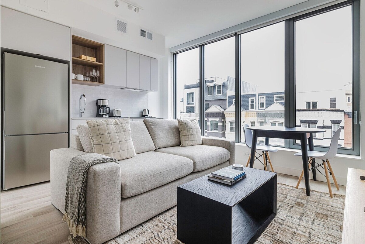 Superb NoMa 1BR w/ Gym, Pool, EV Charging & A/C