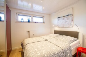 1 bedroom, iron/ironing board, WiFi