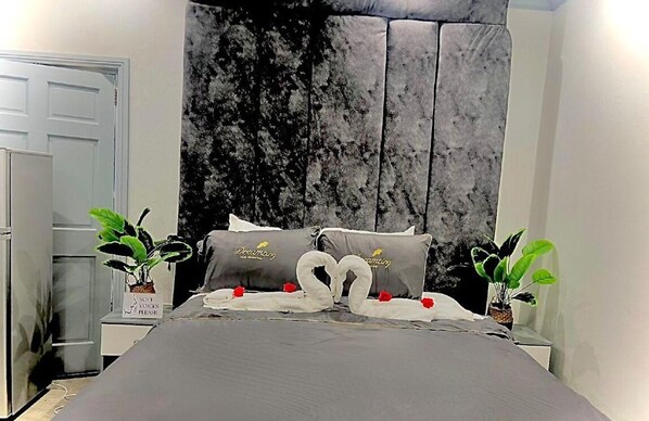 1 habitación, tabla de planchar con plancha, wifi y ropa de cama 