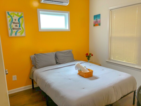 2 bedrooms, iron/ironing board, WiFi, bed sheets