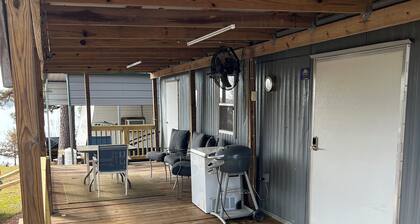 Hilltop Hideaway on Lake Darbonne