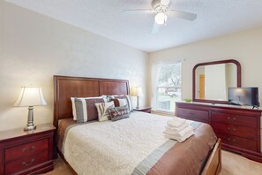 4 Schlafzimmer, Bügeleisen/Bügelbrett, Internetzugang, Bettwäsche