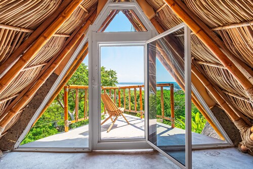 Relaxing apartment with mini pool & high-speed internet - explore local delights