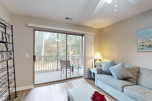 TV, DVD player, video library - 2nd-floor condo with balcony, pool, tennis, golf and close to beach (Pawleys Island)