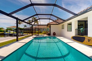 Een verwarmd zwembad