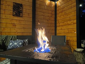 Comfort Cabin, 2 Bedrooms, Kitchenette, Valley View | Terrace/patio